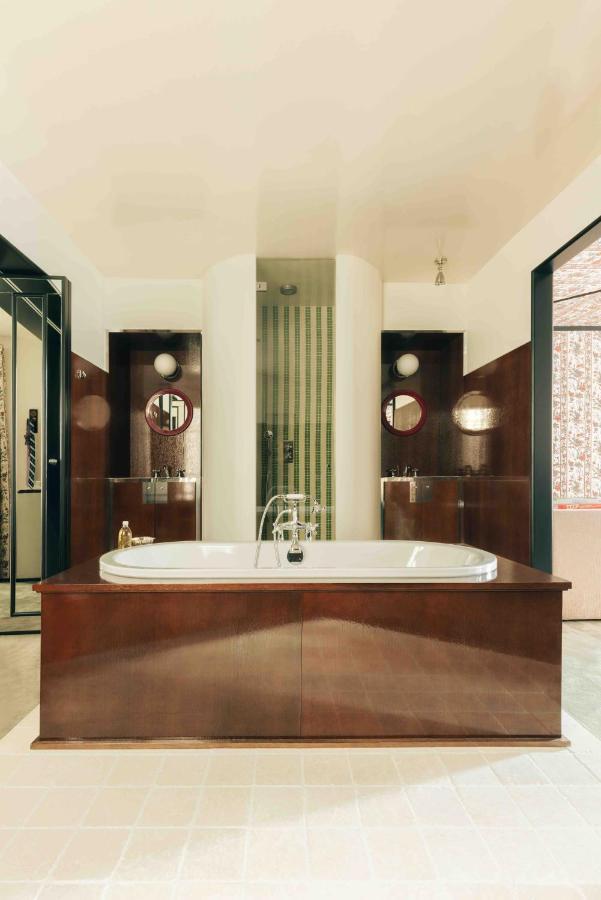 Les Suites Cinabre Paris Exterior photo